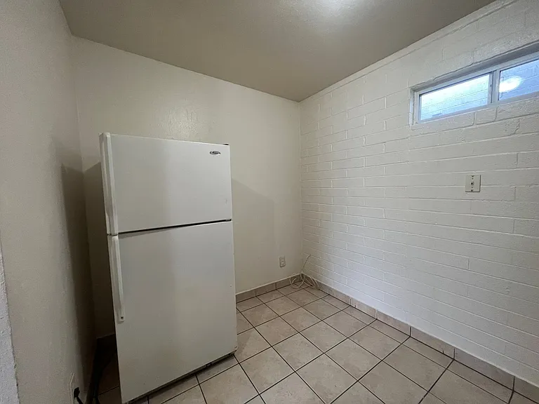 1229 W Pierce St — Photo 6