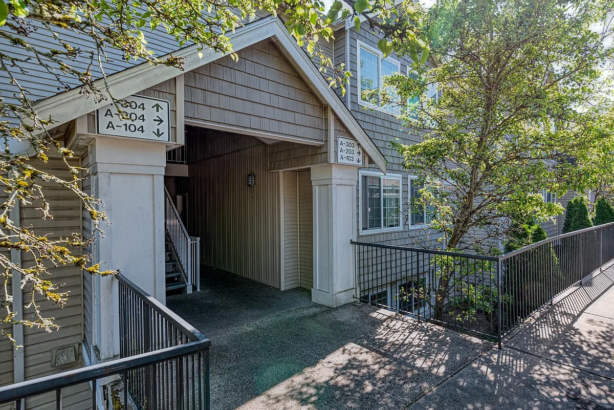 Building Photo - Springbrook Reserve Condominiums