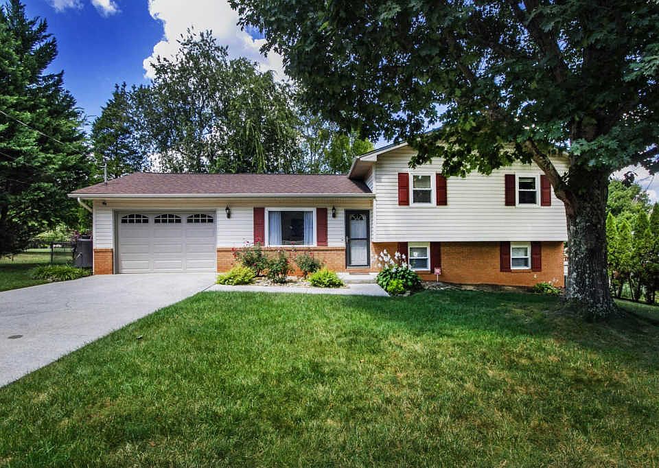 1st image of 8631 Peppertree Ln