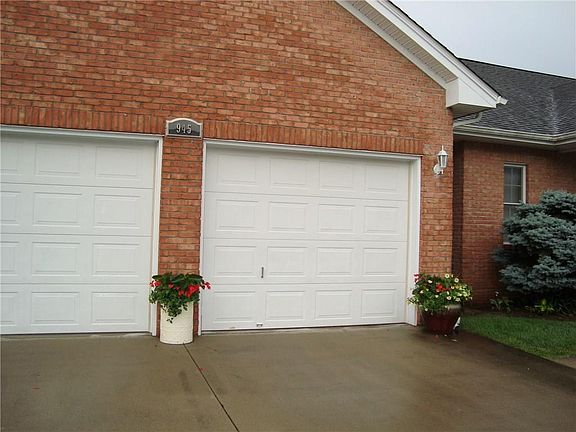 3rd image of 945 Stephanie Dr