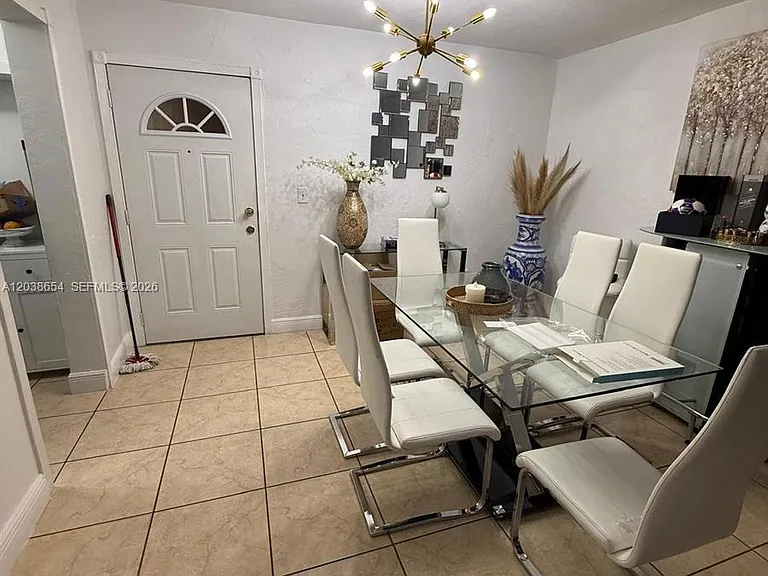 1275 W 35th St #32B — Photo 2