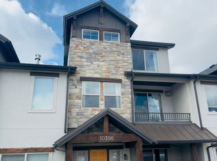 10388 S Beetdigger Blvd, Sandy, UT 84070