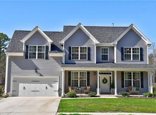 216 Heron Bay Ln, Chesapeake, VA 23323