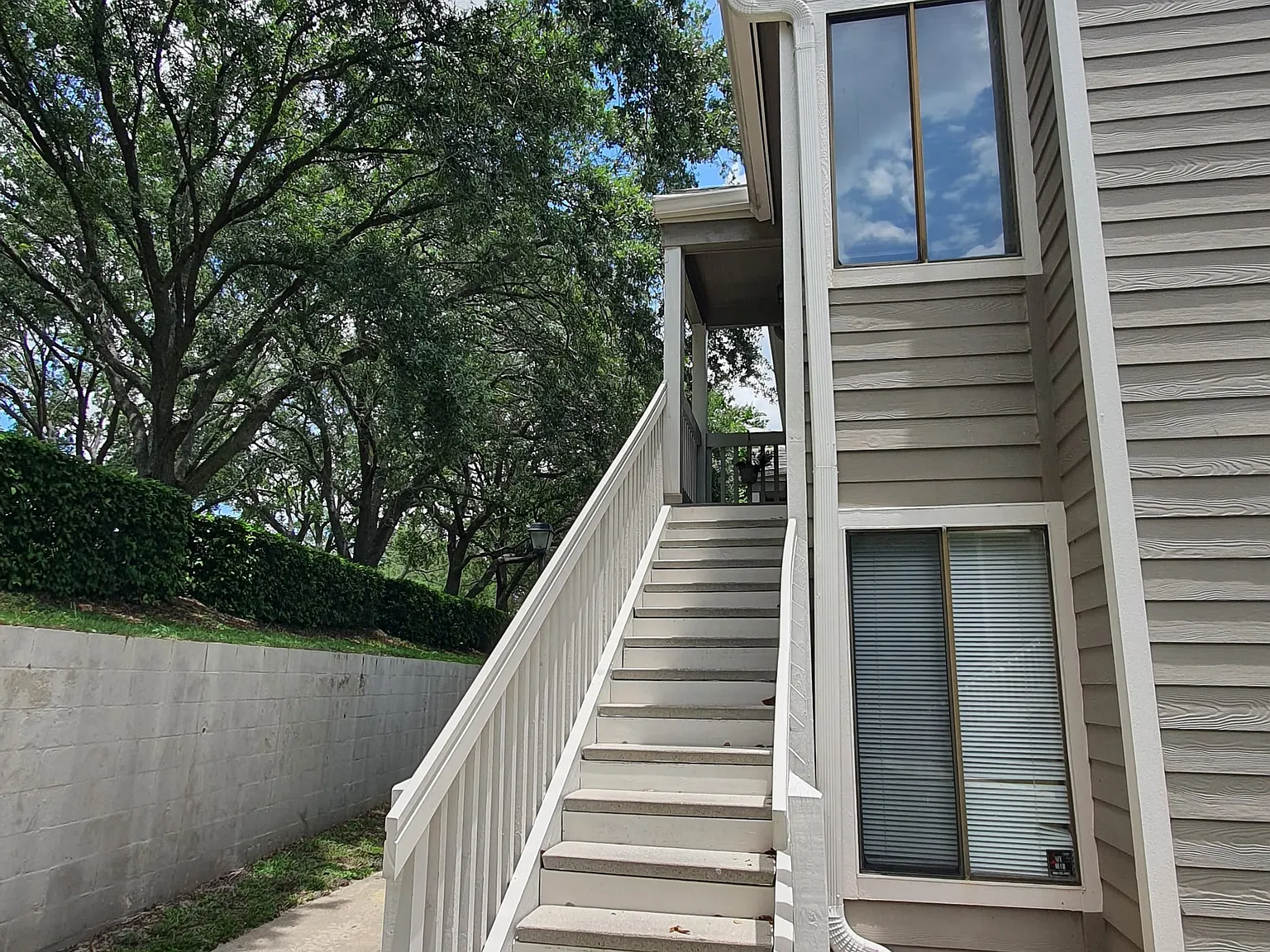 2 bed, 952 sqft, $1,600 — Photo 2