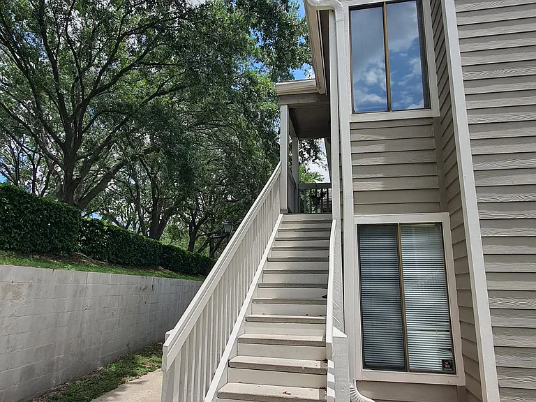 537 Sun Ridge Pl #201 — Photo 2