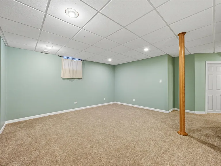 1090 Aster Ct — Photo 33
