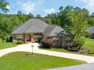 218 Country Club Dr, Crestview, FL 32536