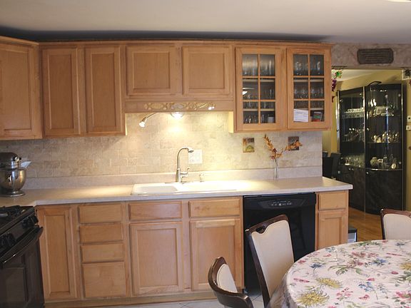 5th image of 241 Village Dr