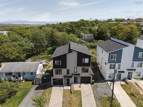3rd image of 42 Hilden Dr