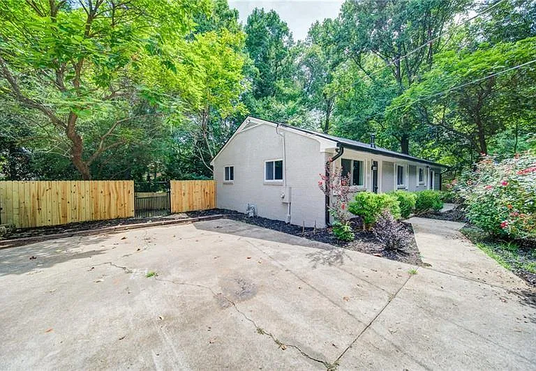 2951 Haralson Rd — Photo 25