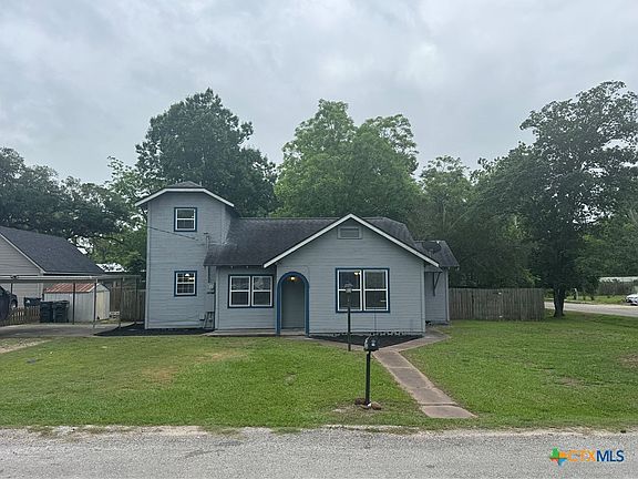 4th image of 105 W Brackenridge St