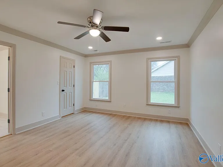 2042 Rosebury Ln SW — Photo 34