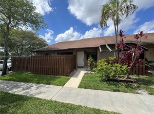 2734 N Nob Hill Rd, Sunrise, FL 33322