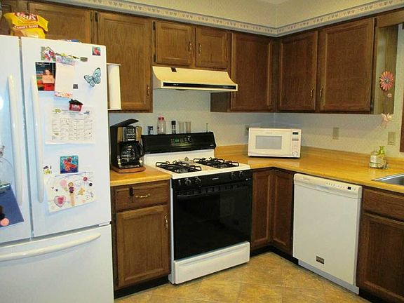 5th image of 1330 S Savoie Ave