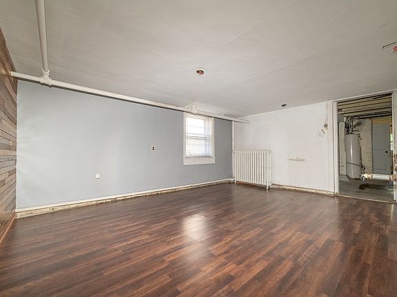 2nd image of 5019 W Cornelia Ave