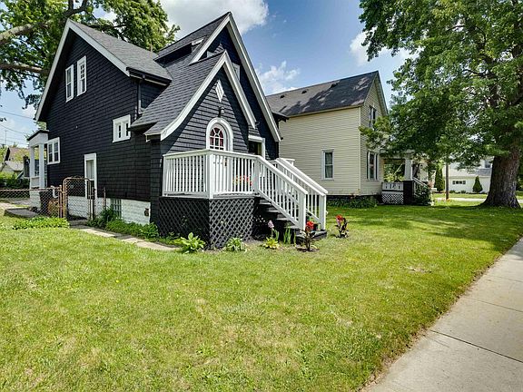 3rd image of 1407 Lapeer Ave