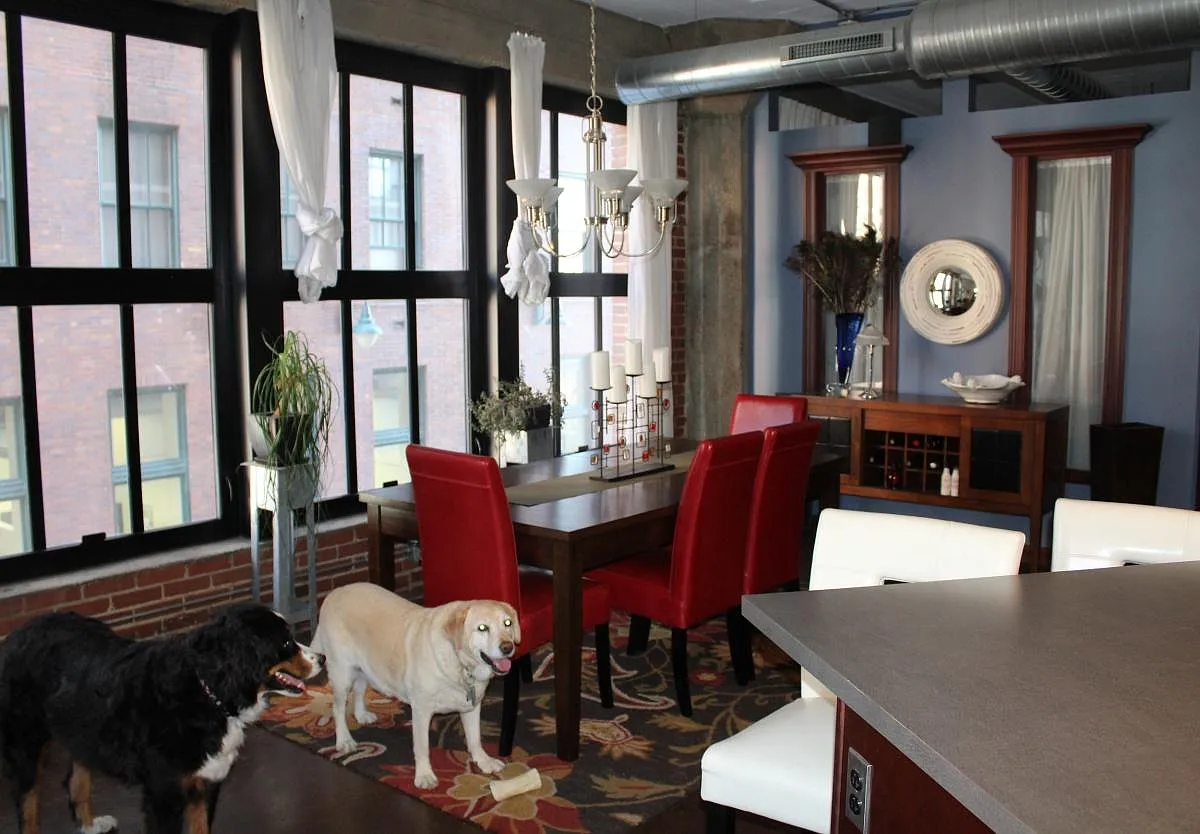 Building Photo - 1620 Lucas Ave #203