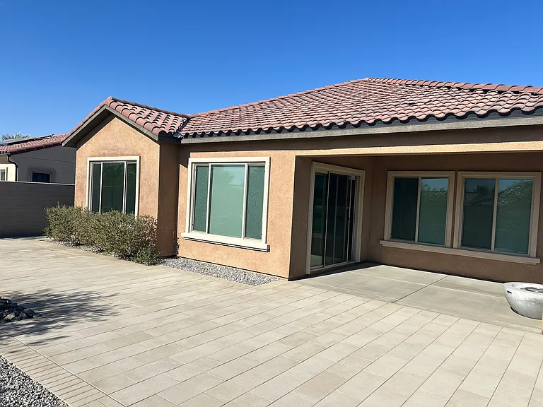 23 Sherry — Photo 2
