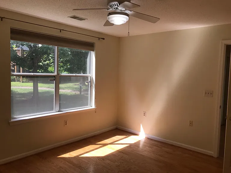 10018 Vanderbilt Cir #4 — Photo 20