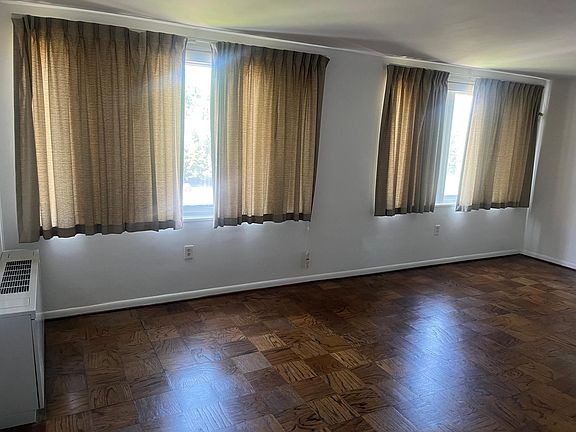 2nd image of 10201 Grosvenor Pl APT 723