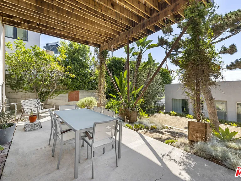 1808 Navy St — Photo 15
