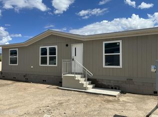 19500 E Gregory St #16, Black Canyon City, AZ 85324