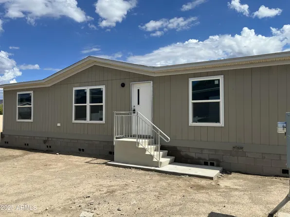 19500 E GREGORY Street #16, Black Canyon City, AZ 85324