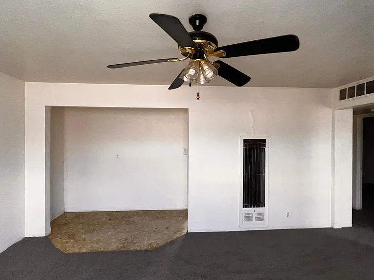 731 W University Dr — Photo 4
