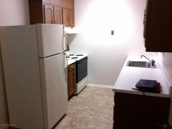 3rd image of 48D Edinburgh Ln #D