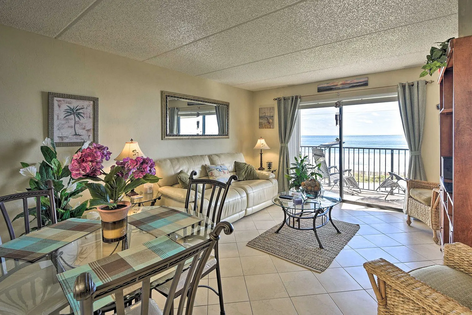 2 bed, 2.0 bath, 893 sqft, $3,355 — Photo 1