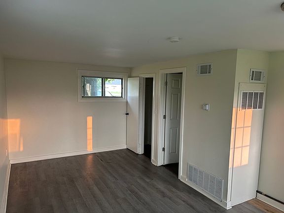 3rd image of 1640 N Michigan Rd #64514A83C