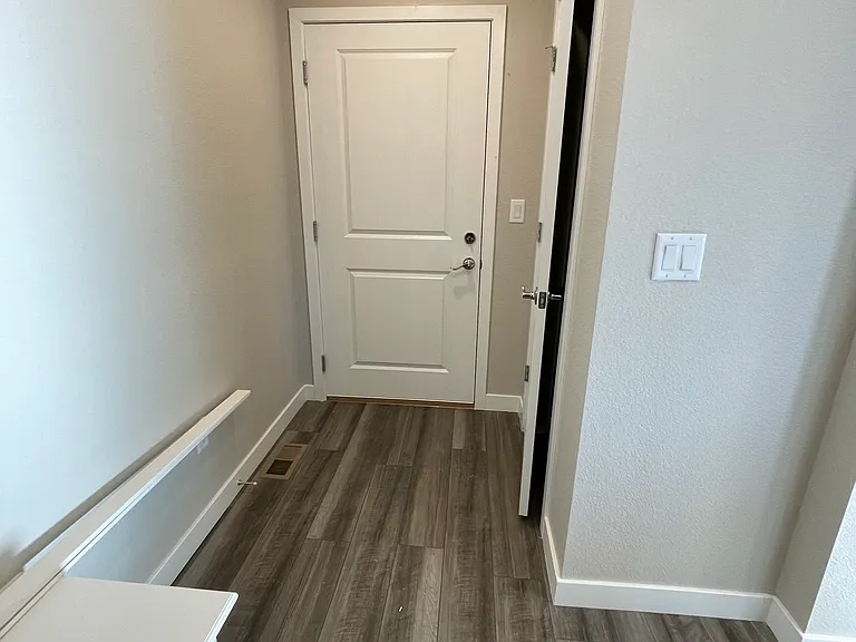 922 Colorado River Ave — Photo 15