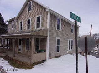 3 Church St, Melrose, NY 12121