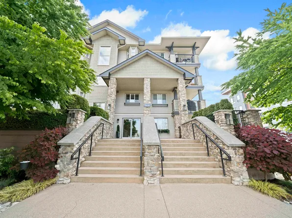 5438 198th St #210, Langley, BC V3A 1G2