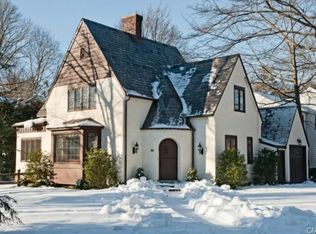 128 Riverside Ave, Riverside, CT 06878