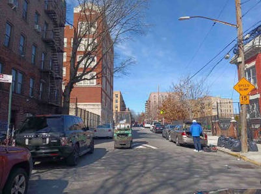 Exterior Neighborhood (street photo)