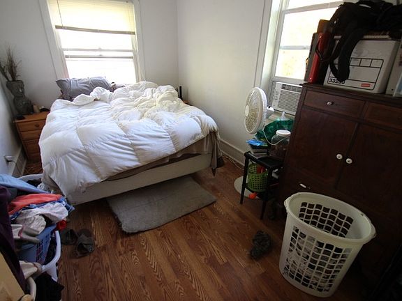 3rd image of 1415 1/2 Bryant St