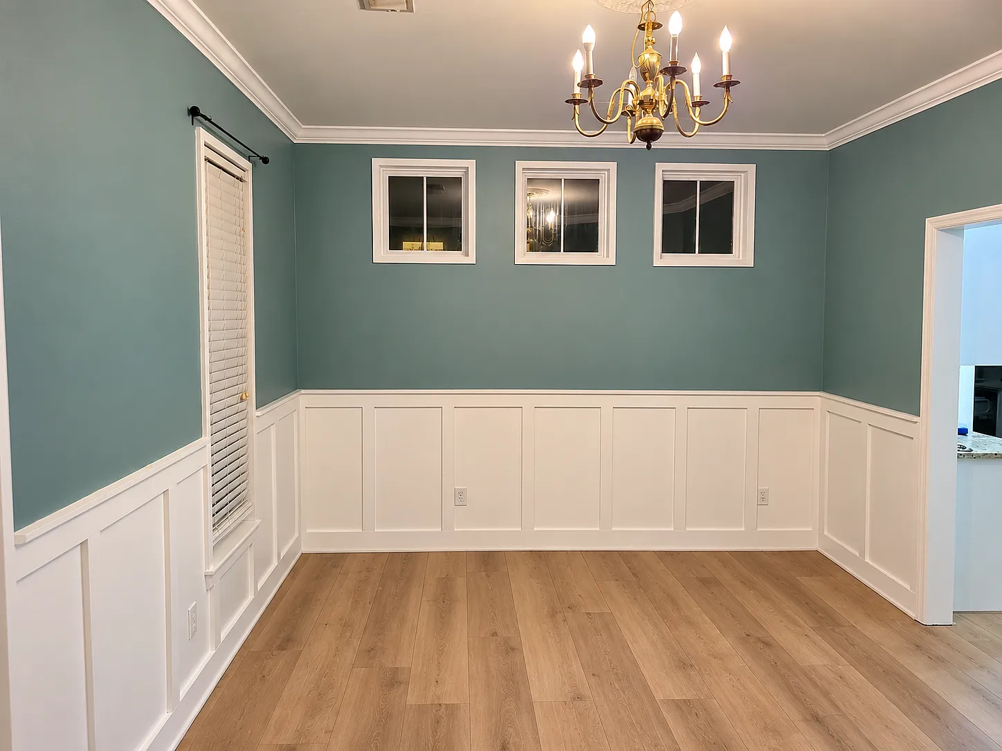3 bed, 2.5 bath, 2200 sqft, $2,600 — Photo 2