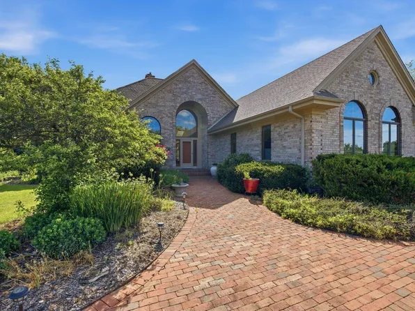 W291S5279 Ridgefield ROAD, Waukesha, WI 53189
