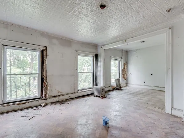 122 Hoyt Street image 51 of 57