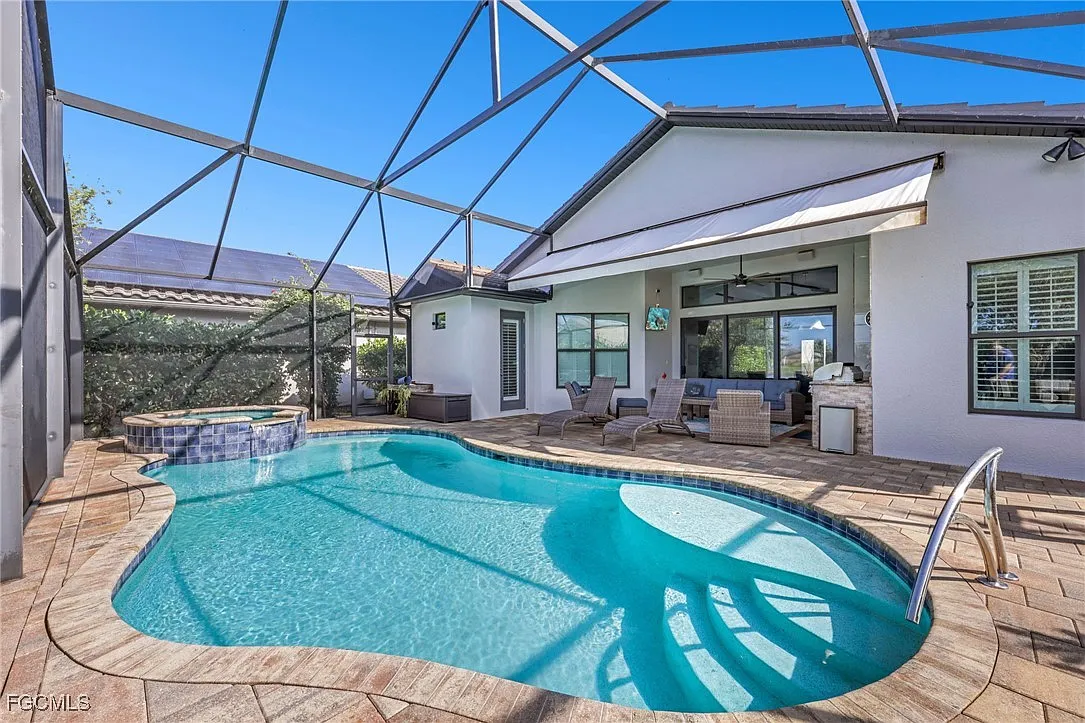 4 bed, 4.0 bath, 2640 sqft, $12,000 — Photo 2