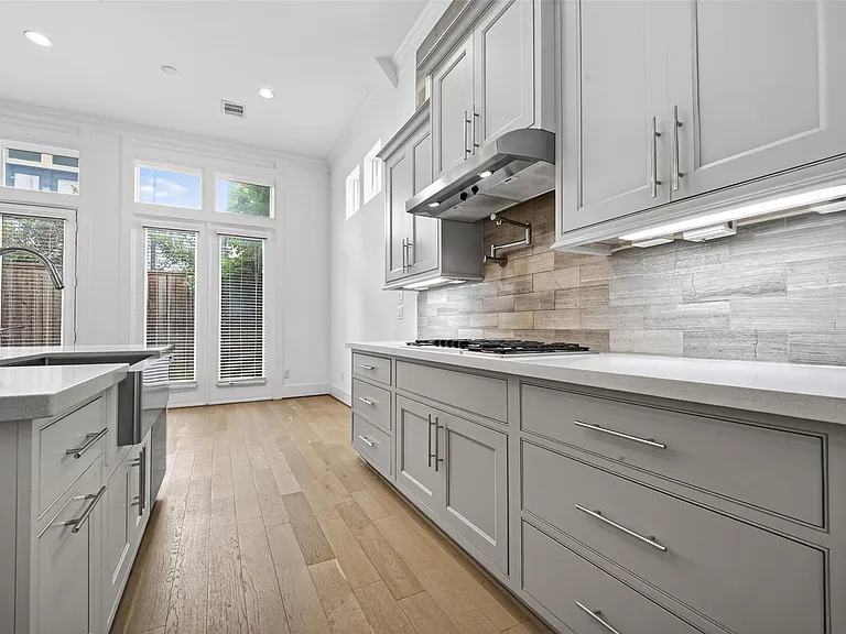 2713 Kinsley Oaks Dr — Photo 15