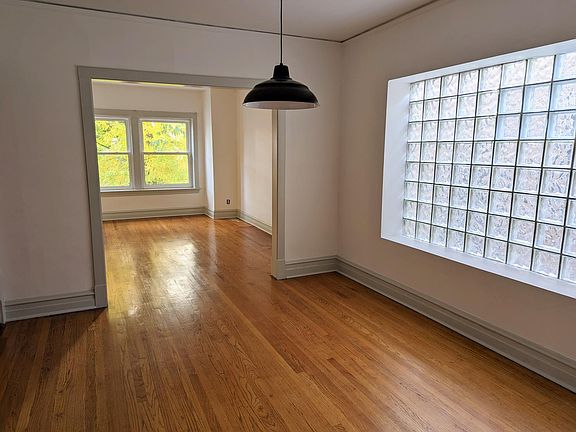 5th image of 3336 N Hamlin Ave