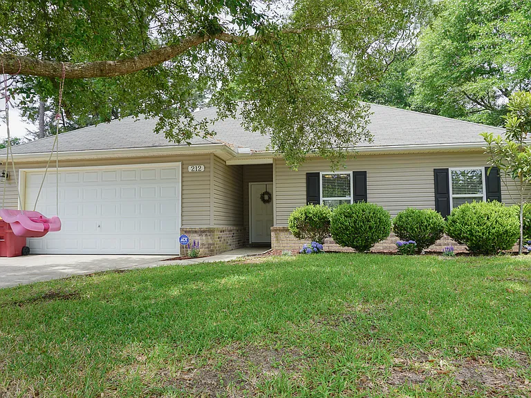 212 Ladue Ave — Photo 2