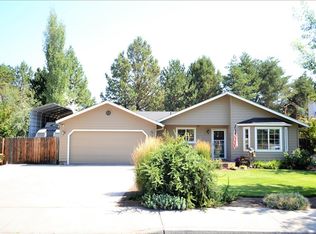 1132 SE Teakwood Dr, Bend, OR 97702