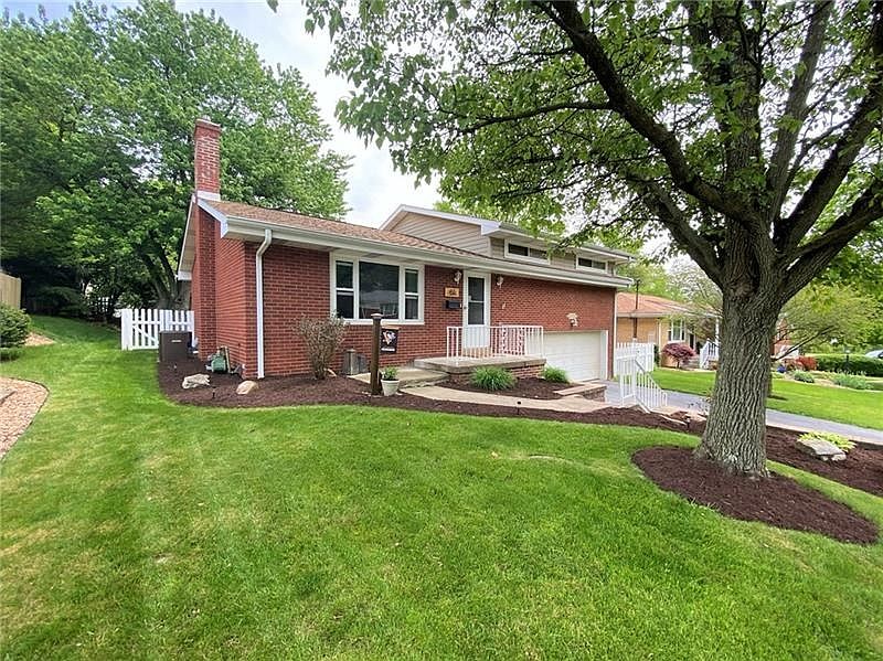1st image of 64 Barry Ct