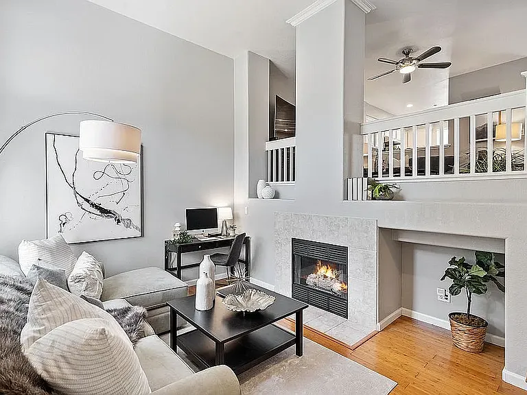 125 Sydney Ln — Photo 4