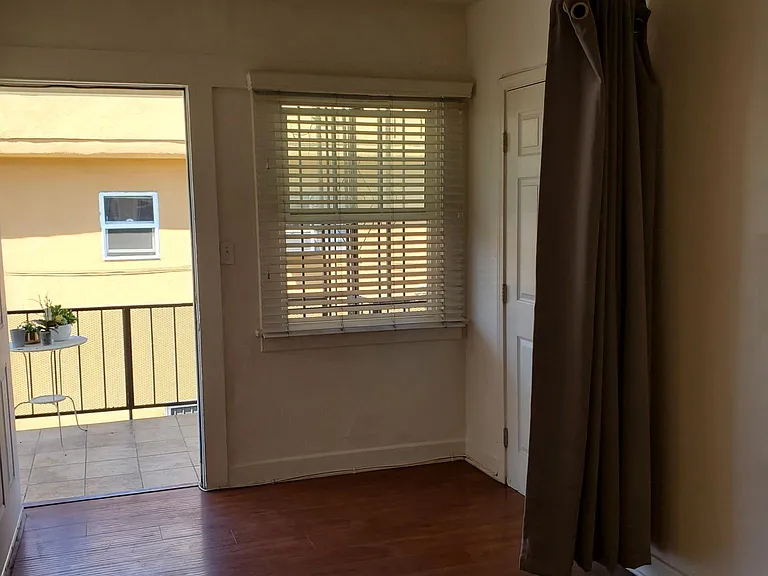 1240 W 24th St #7 — Photo 9