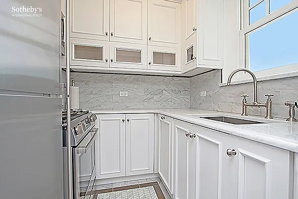 Sold by Sotheby's International Realty | media 6