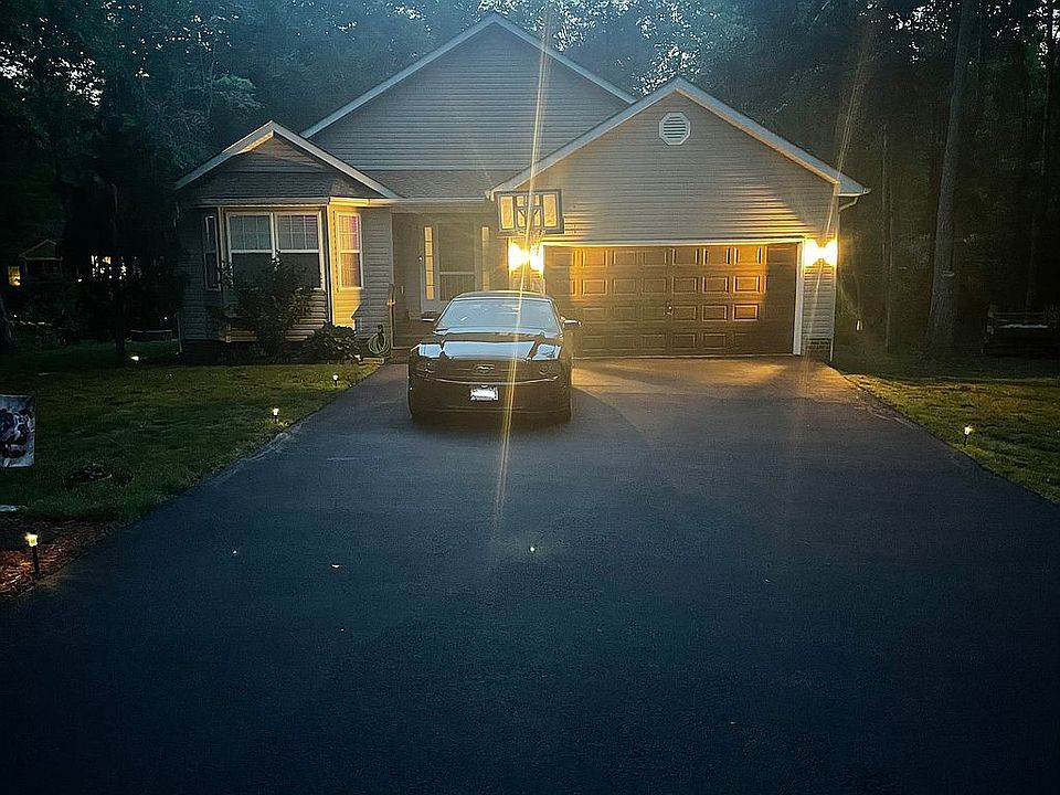 1st image of 102 Dogwood Ct